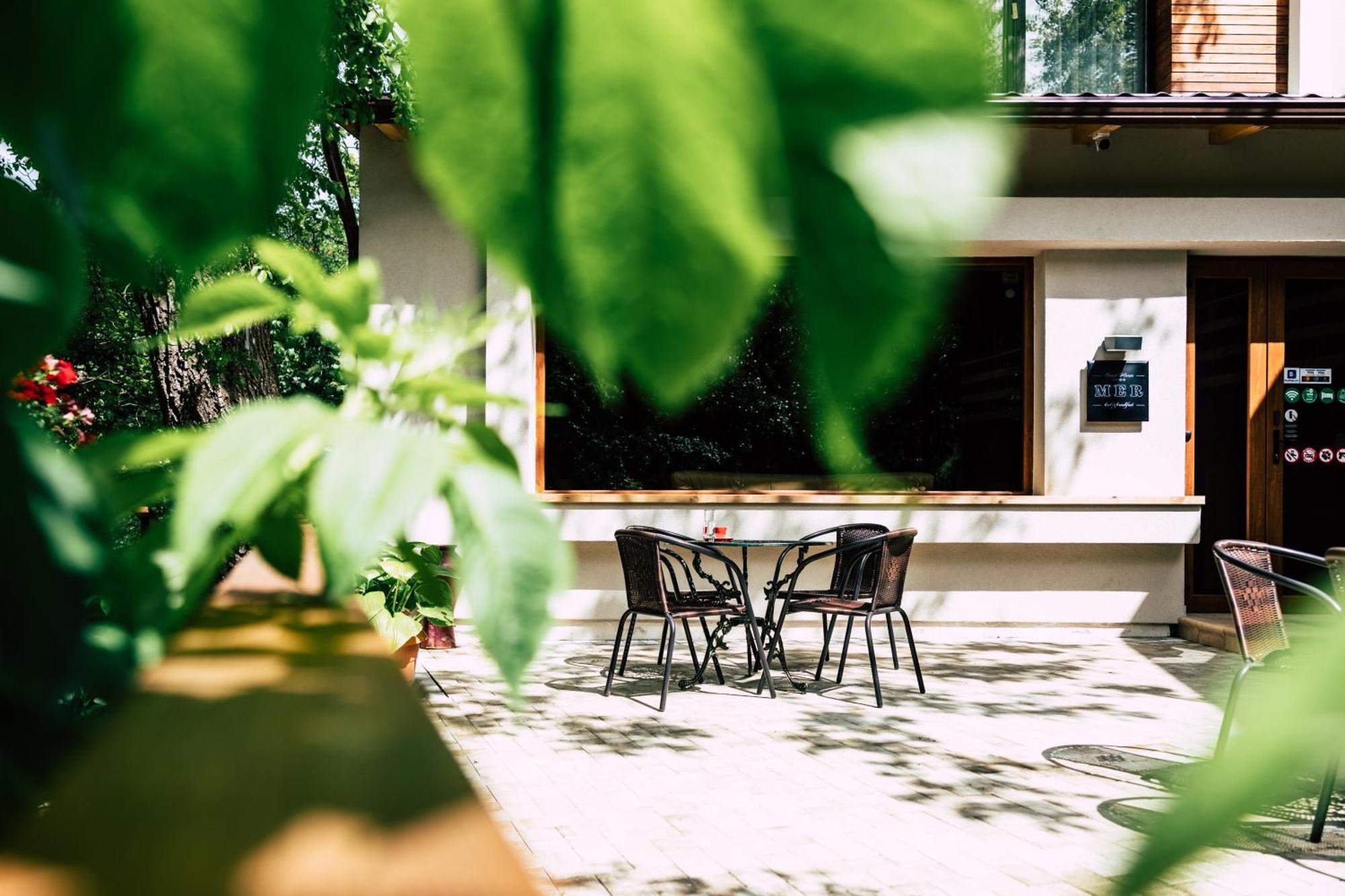 Mer Guest House B&B Брашов Экстерьер фото